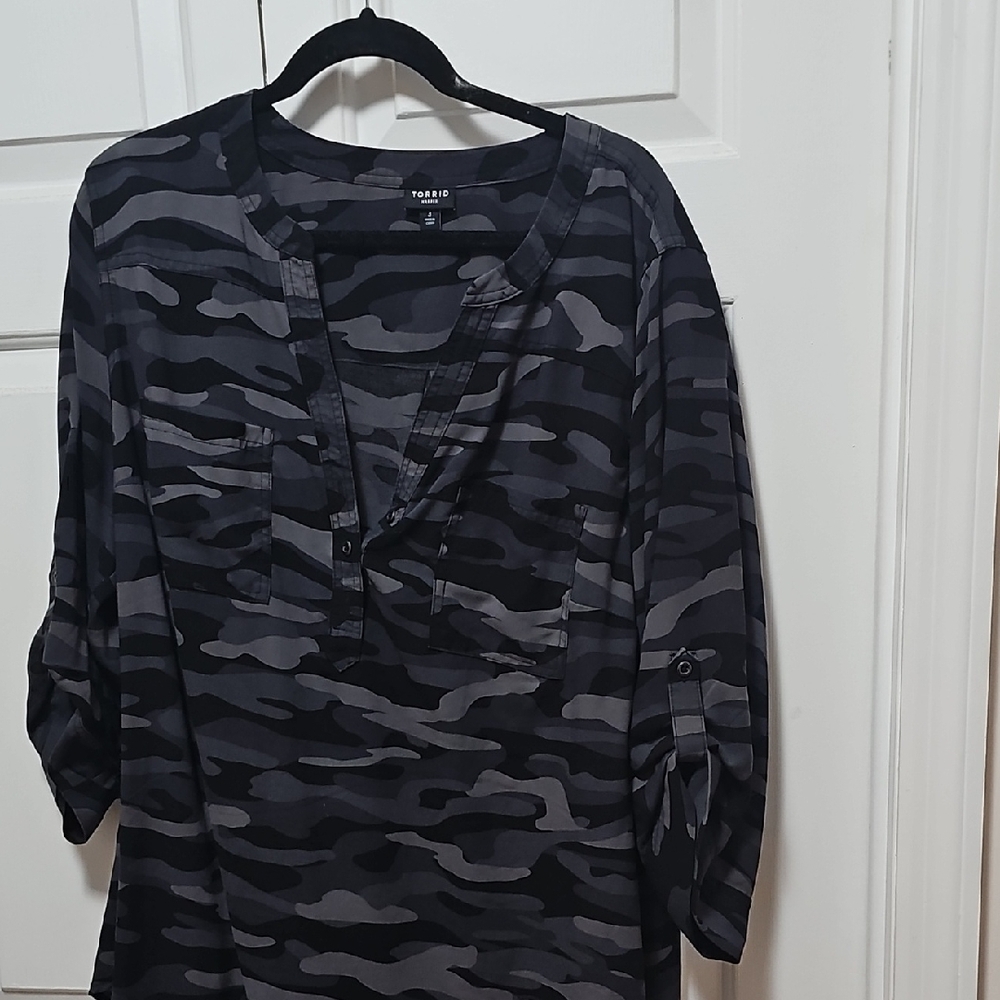 torrid Black and Gray Camouflage Henley Blouse
